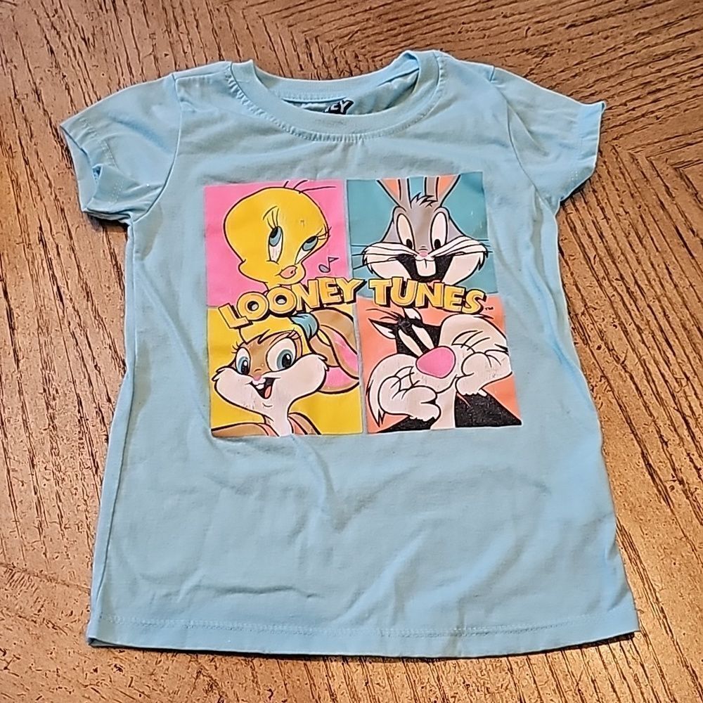 Looney Tunes size 5/6 t shirt